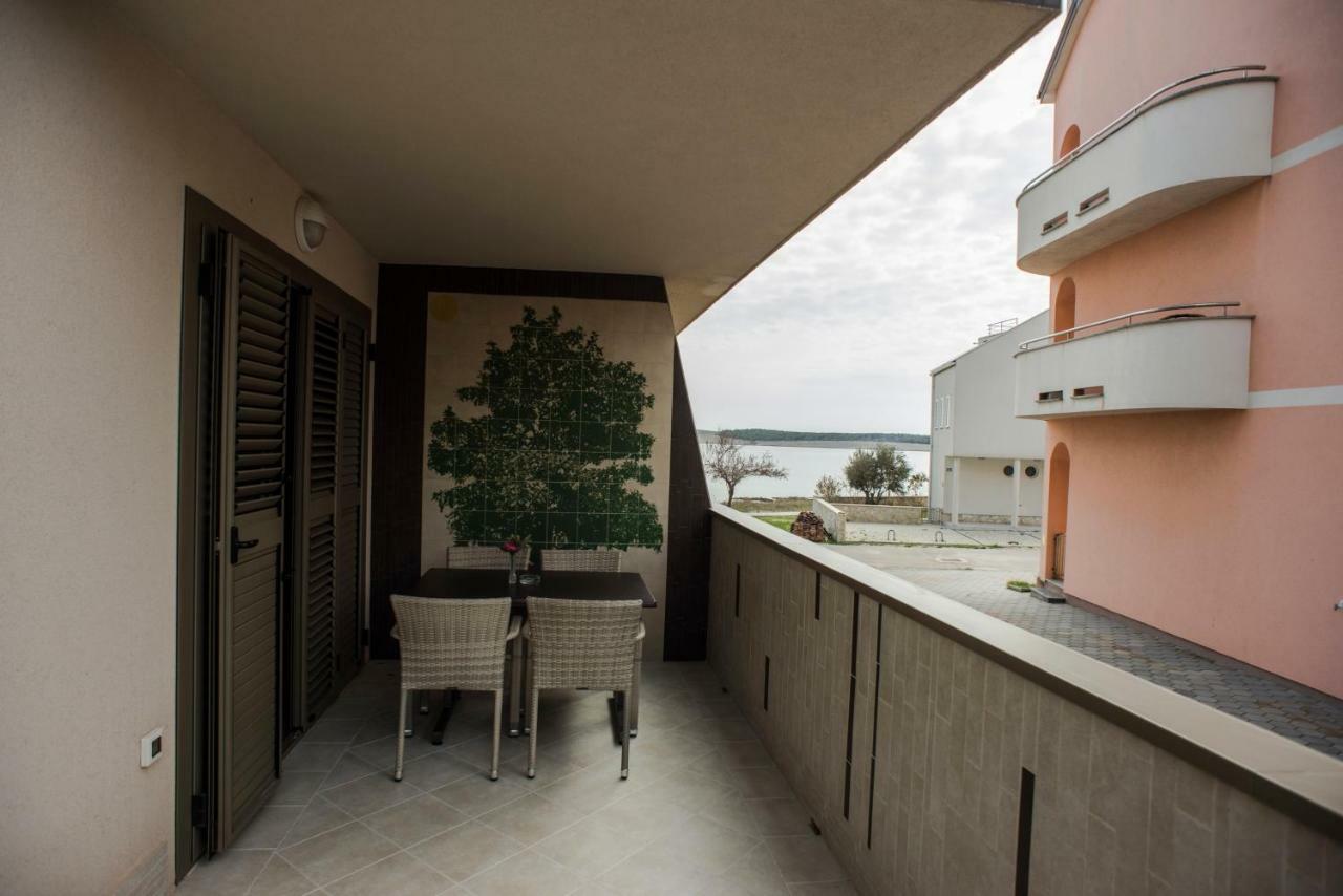Apartments Svijet Mora 2 Povljana Kültér fotó